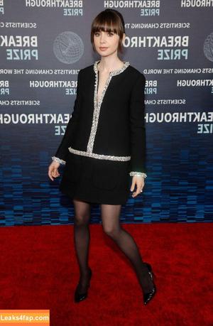 Lily Collins photo #0068