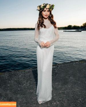 Lily Collins photo #0071