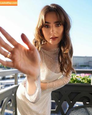 Lily Collins photo #0073