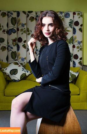 Lily Collins photo #0097