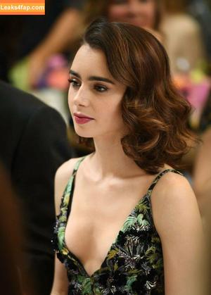 Lily Collins photo #0325
