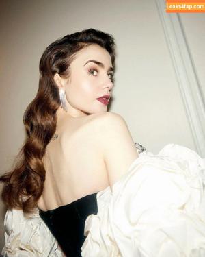 Lily Collins фото #0396