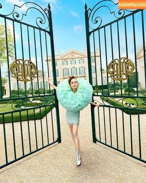 Lily Collins photo #0435