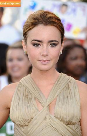 Lily Collins photo #0465