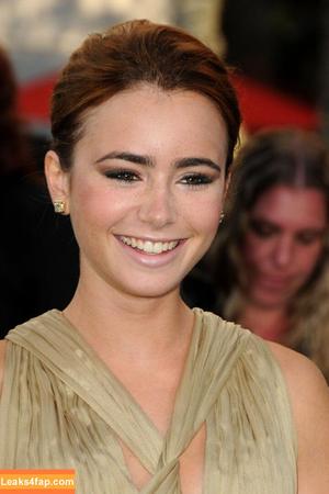 Lily Collins photo #0468
