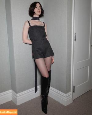Lily Collins photo #0805