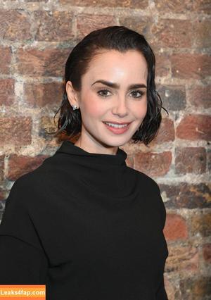 Lily Collins photo #0905