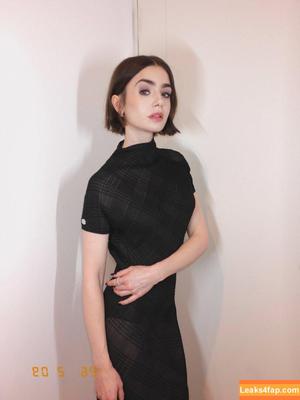 Lily Collins фото #1150