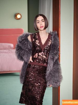Lily Collins фото #1274