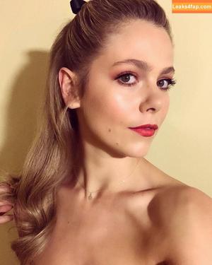 Lily Cowles photo #0020