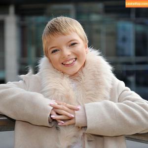 Lily Douglas photo #0001