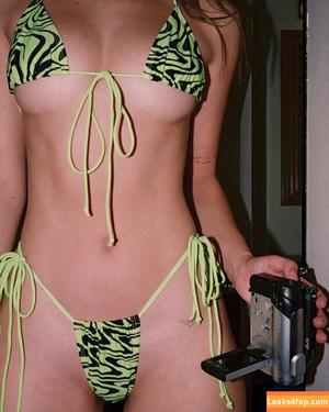 Lily Easton photo #0380