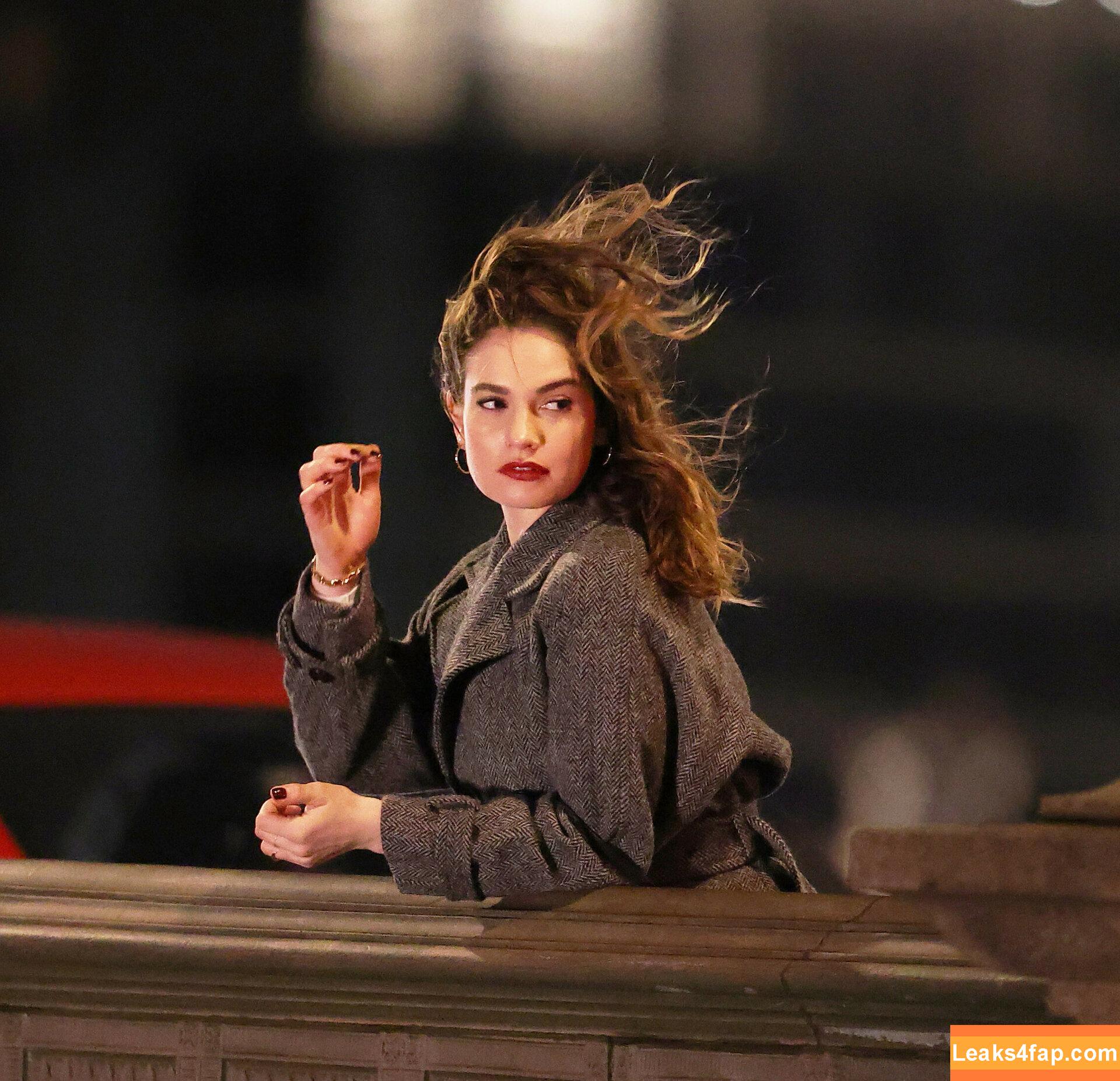 Lily James / lillyjames / lilyjamesofficial слитое фото фото #0071