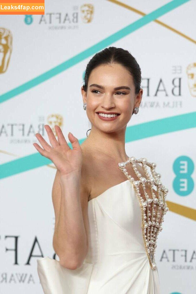 Lily James / lillyjames / lilyjamesofficial слитое фото фото #0225