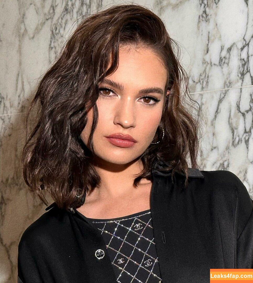 Lily James / lillyjames / lilyjamesofficial слитое фото фото #0235