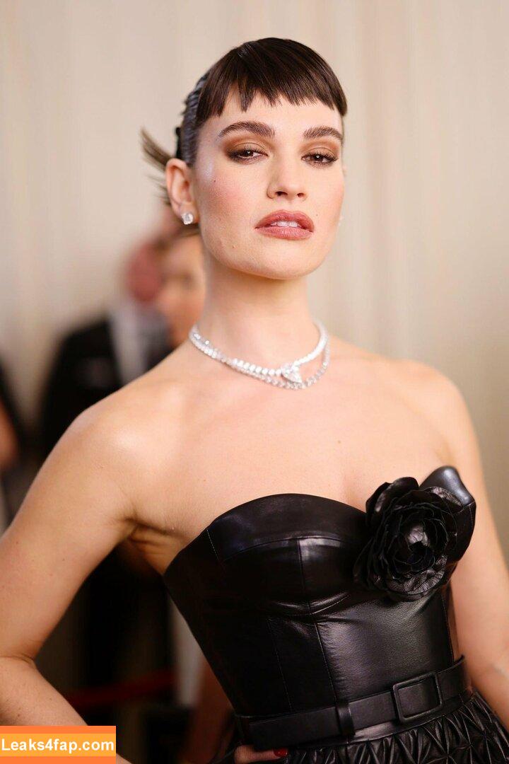 Lily James / lillyjames / lilyjamesofficial слитое фото фото #0314