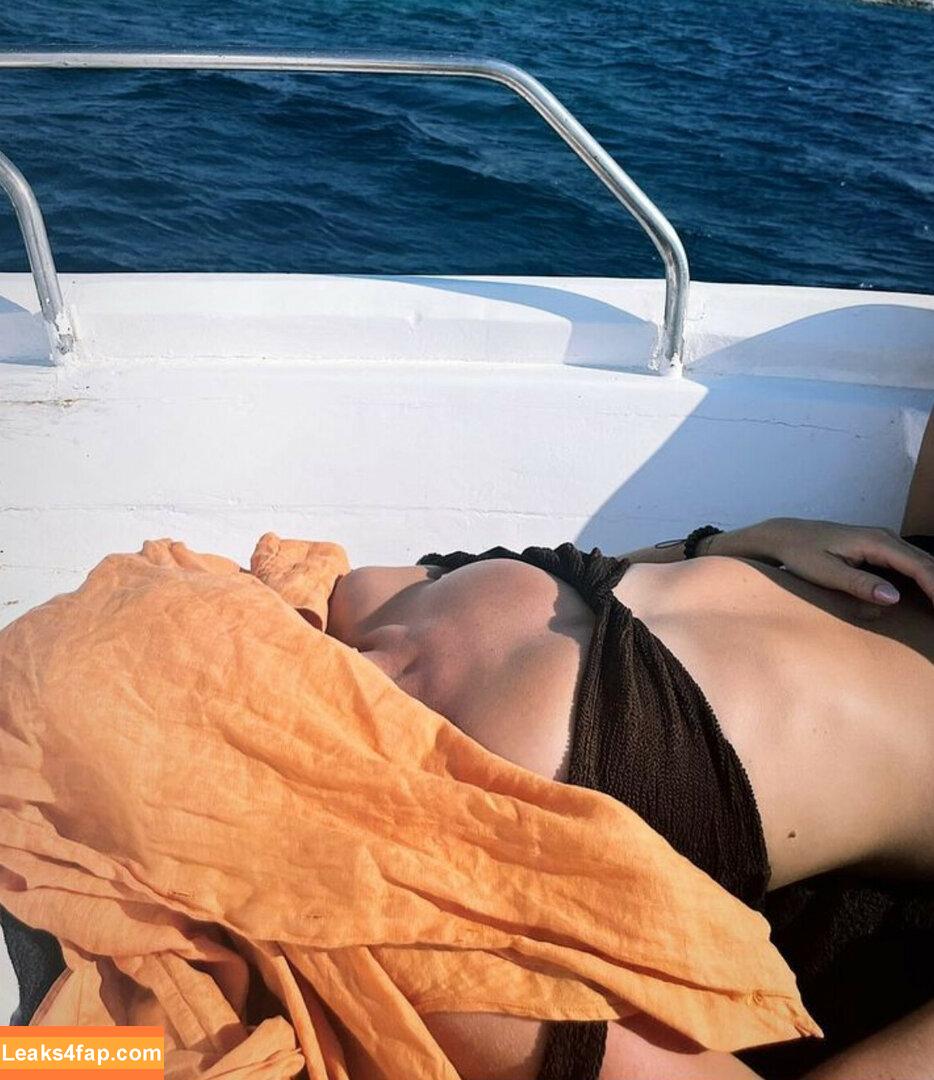 Lily James / lillyjames / lilyjamesofficial слитое фото фото #0358