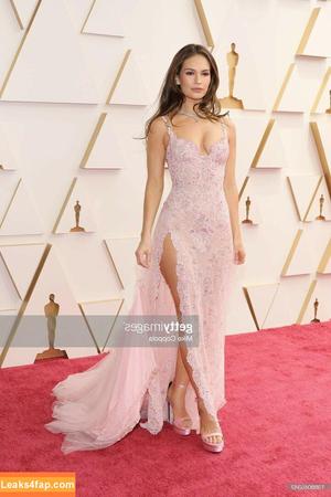 Lily James фото #0010