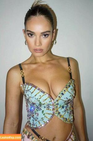 Lily James фото #0019