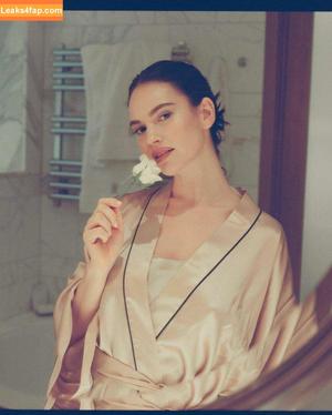Lily James photo #0246