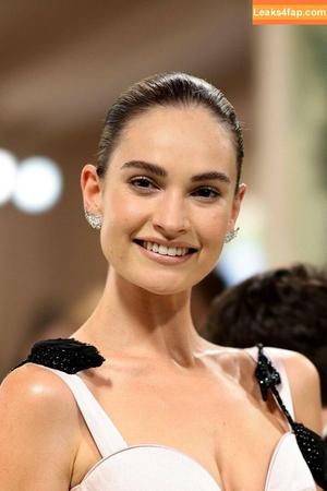 Lily James photo #0644