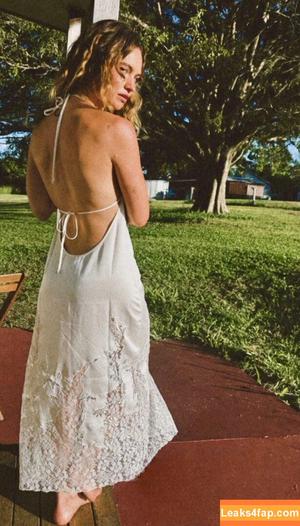 Lily James photo #1147