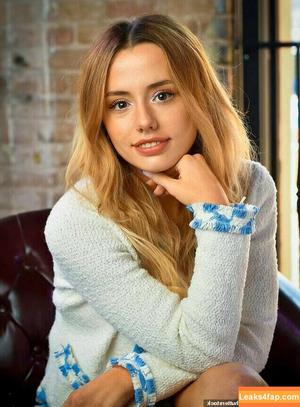 Lily Mo Sheen photo #0114