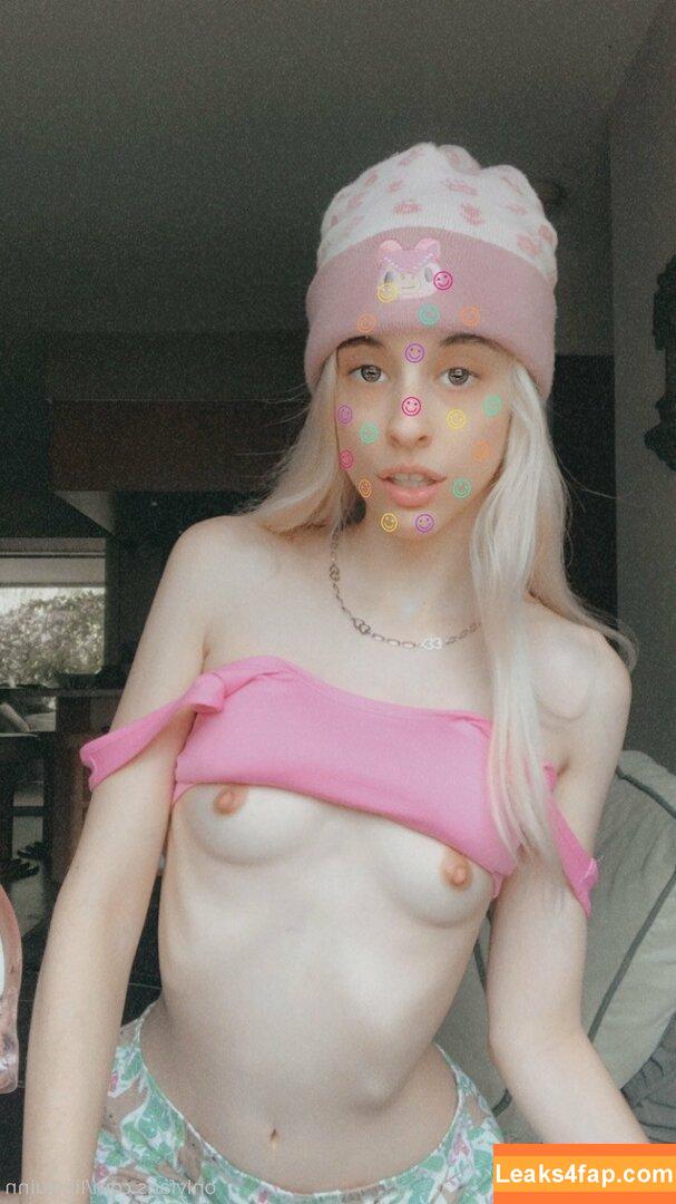 Lily Quinn / li1ybug / lilybaby420 / lilyquinn leaked photo photo #0076