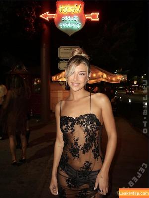 Lily Rowland photo #0127