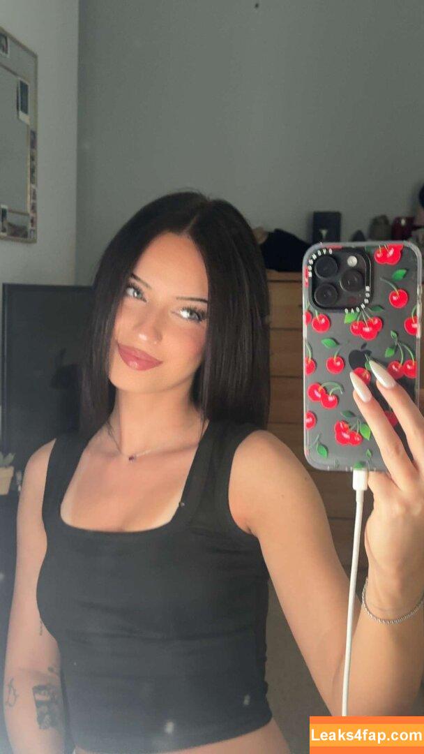 Lily Weber / itslily.w leaked photo photo #0335