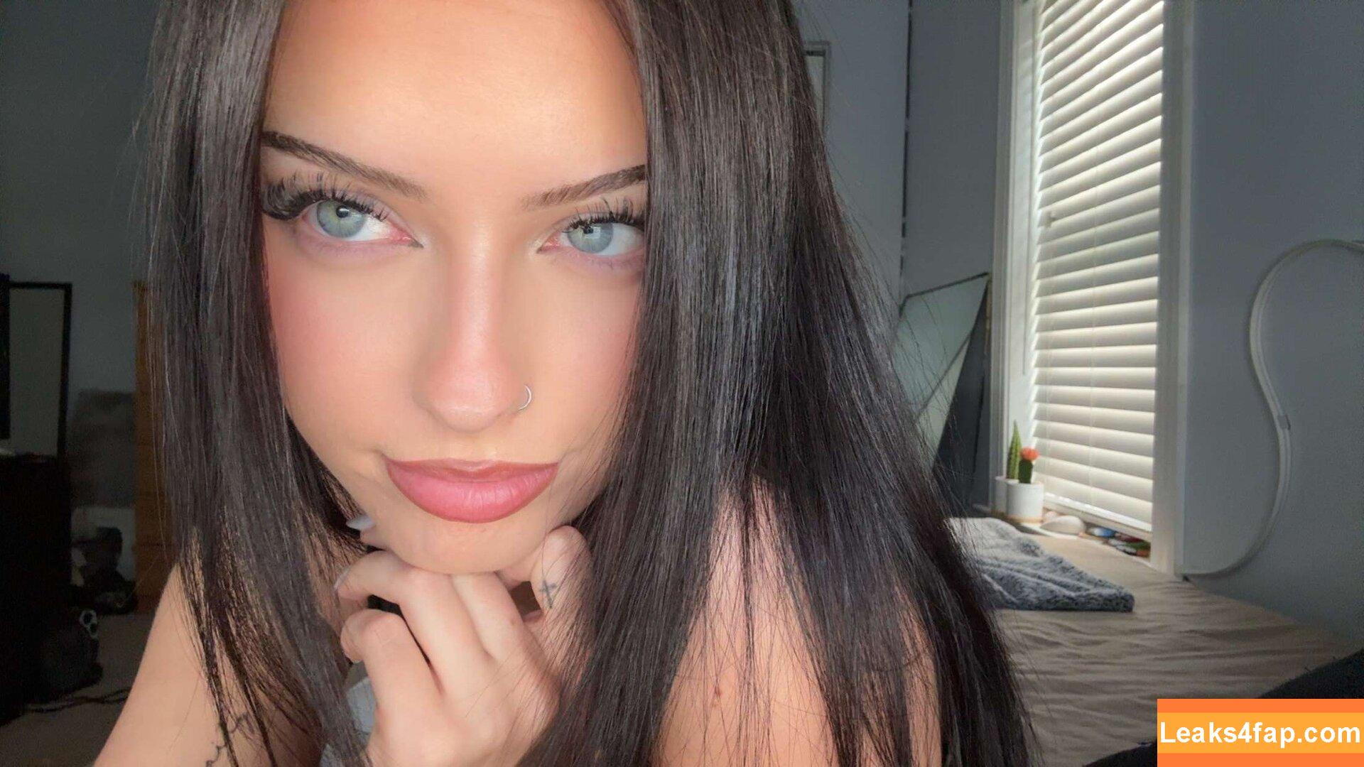Lily Weber / itslily.w leaked photo photo #0337