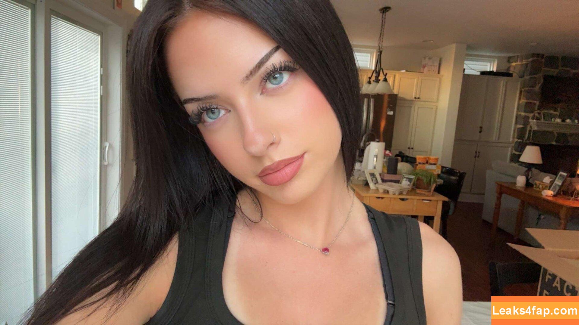 Lily Weber / itslily.w leaked photo photo #0338