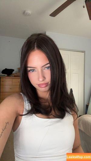 Lily Weber photo #0386