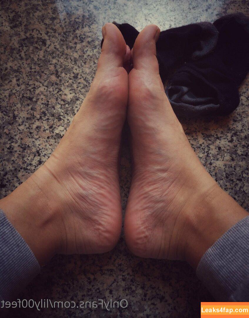 lily00feet / lily_hotfeet leaked photo photo #0014