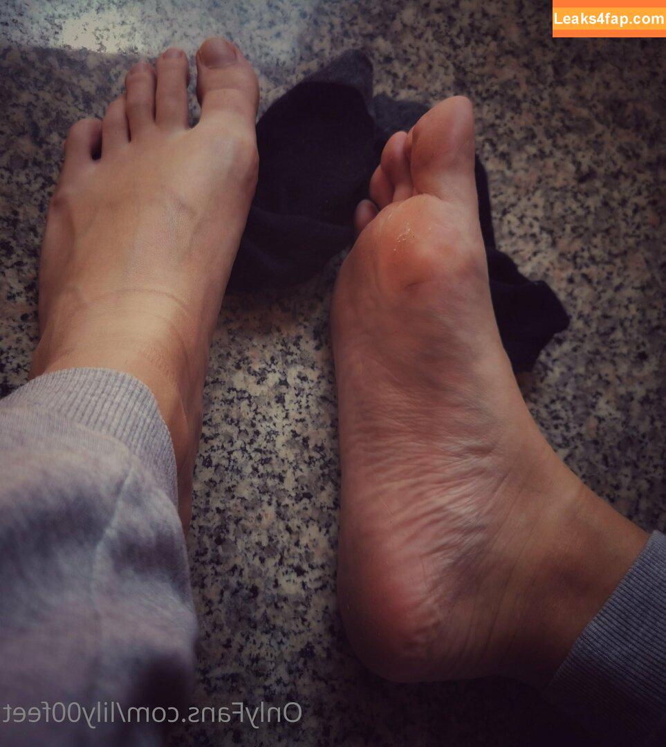 lily00feet / lily_hotfeet leaked photo photo #0016