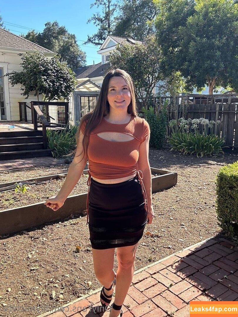 lilymichitv /  leaked photo photo #0008