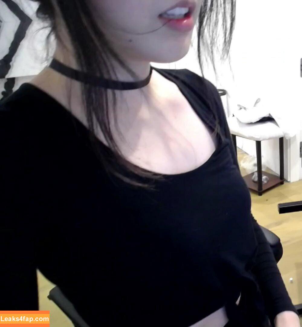 LilyPichu / onlysaber leaked photo photo #0021