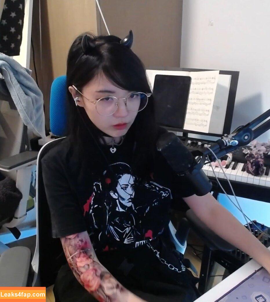 LilyPichu / onlysaber leaked photo photo #0050