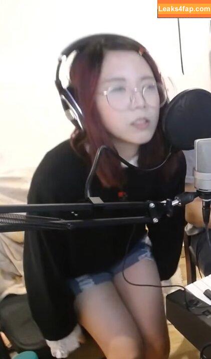 LilyPichu / onlysaber leaked photo photo #0091