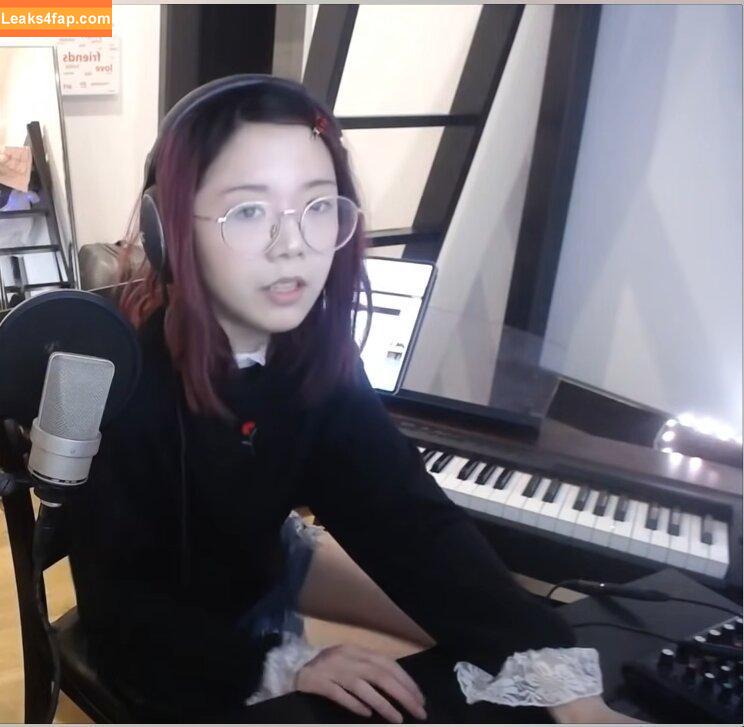 LilyPichu / onlysaber leaked photo photo #0092