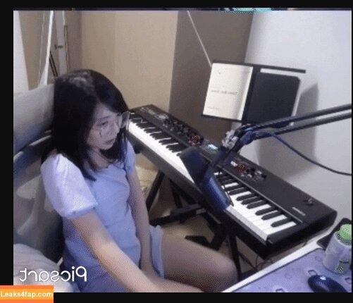 LilyPichu / onlysaber leaked photo photo #0097