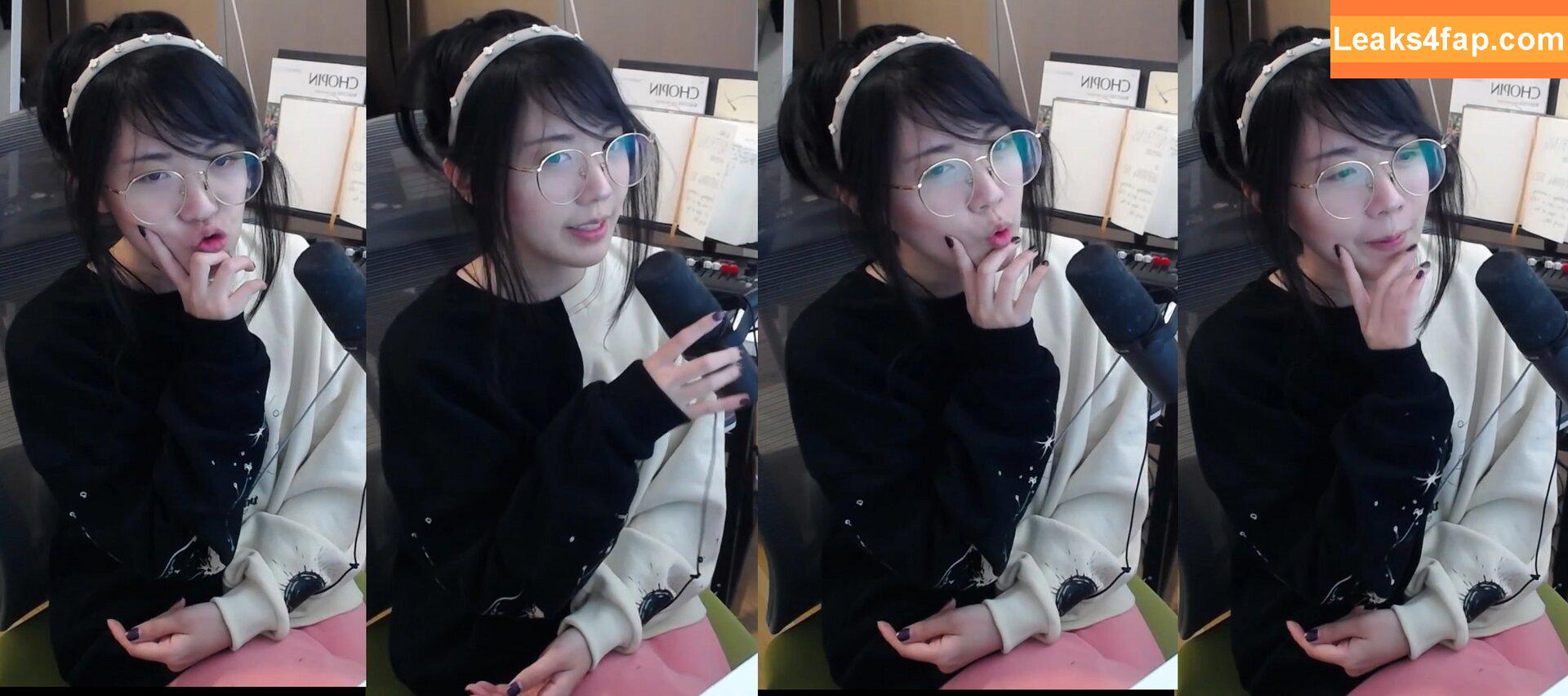 LilyPichu / onlysaber leaked photo photo #0645