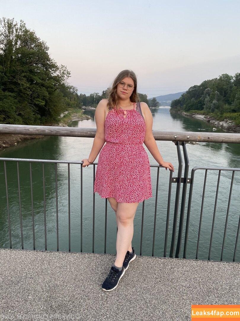 lina.privat / Lina Privat / linaa_privat leaked photo photo #0001