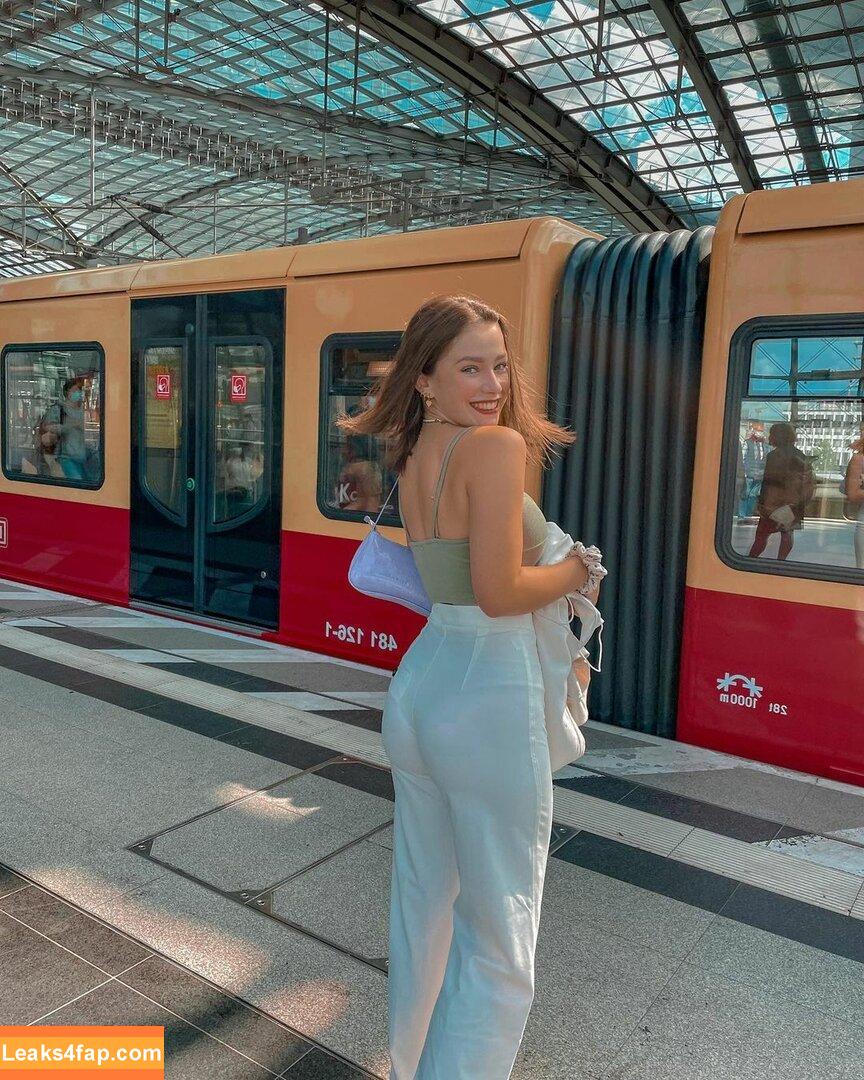 Lina Valeska / vivi_lbv leaked photo photo #0002