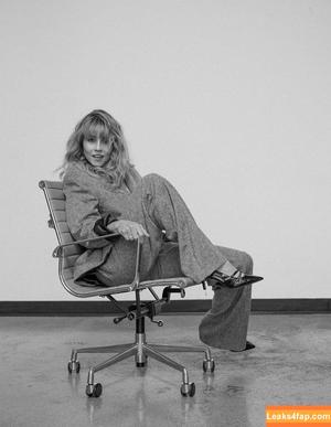 Linda Cardellini photo #0060