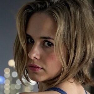 Linda Crews photo #0003