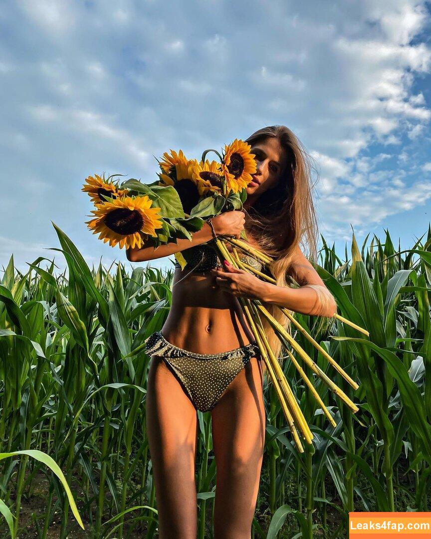 Linda Kolodziejczyk / linadiaa / u180569855 leaked photo photo #0087