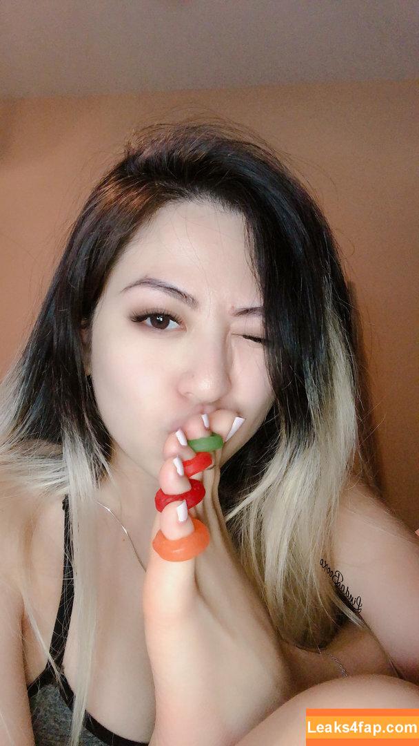 lindabooxo /  leaked photo photo #0012