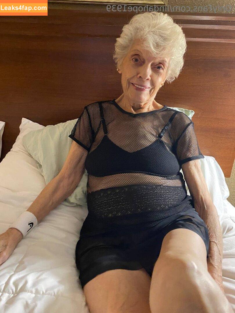 lindahope1939 /  leaked photo photo #0034