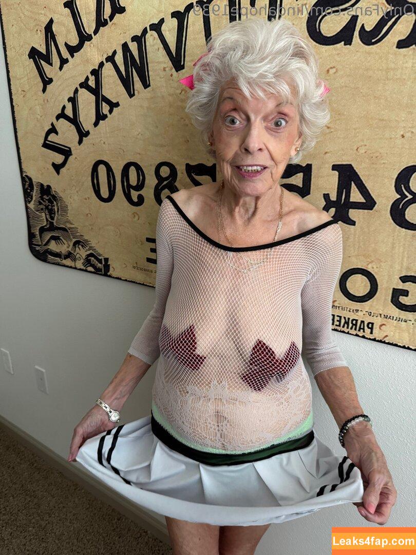 lindahope1939 /  leaked photo photo #0053